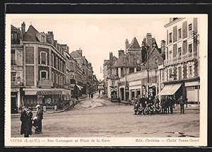 Carte postale Vitré, Rue Garangeot et Place de la Gare