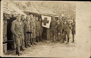 Foto Ansichtskarte / Postkarte Deutsche Soldaten, I. WK, Rotes Kreuz