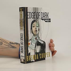 Bild des Verkufers fr Edge of Dark zum Verkauf von Bookbot