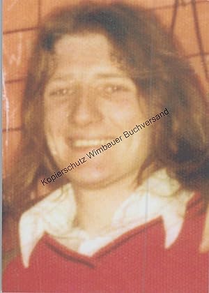 Bild des Verkufers fr Photopostkarte Bobby Sands IRA MP zum Verkauf von Antiquariat im Kaiserviertel | Wimbauer Buchversand