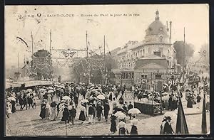 Carte postale Saint-Cloud, Entrée du Parc le jour de la fète