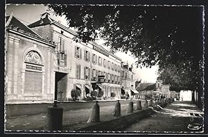 Carte postale Pithiviers, Grand Hotel de la Poste et le Mail Ouest