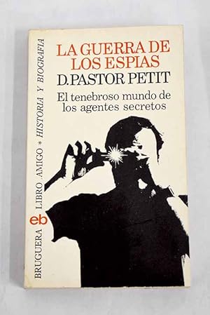 Imagen del vendedor de La guerra de los espas a la venta por Alcan Libros