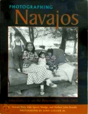 Immagine del venditore per Photographing Navajos Special Collection venduto da Collectors' Bookstore