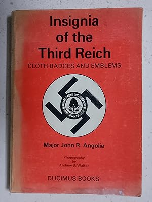 Image du vendeur pour Insignia of the Third Reich - Cloth badges and emblems mis en vente par best books
