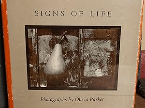 Immagine del venditore per Signs of Life: Photographs venduto da Snowden's Books