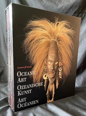 Imagen del vendedor de Oceanic Art. Ozeanische Kunst. Art Ocanien. 2 volumes. a la venta por Peter Arnold Antiquarian Booksellers