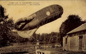 Ansichtskarte / Postkarte Camp de la Courtine, Aerostation-Übung, eine Wurst