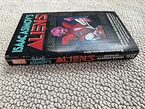 Seller image for Isaac Asimov's Aliens for sale by SAVERY BOOKS