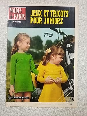 Seller image for Revue Mode de Paris - Jeux et tricots pour Juniors for sale by Dmons et Merveilles