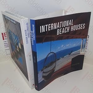 Immagine del venditore per International Beach Houses venduto da BookAddiction (ibooknet member)