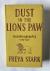 Imagen del vendedor de Dust in the Lion's paw - Autobiography 1939 - 1946 a la venta por Houtman Boeken