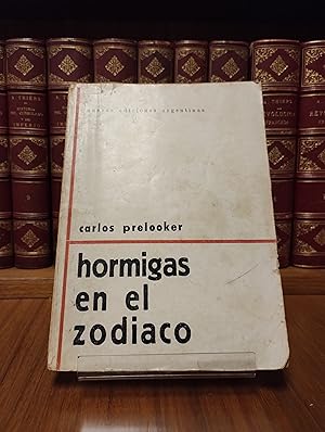Immagine del venditore per Hormigas en el zodiaco venduto da Libros La Teatral