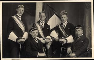 Studentika Foto Ansichtskarte / Postkarte Studenten mit Schlägern, 1926