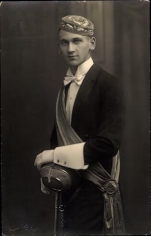 Studentika Foto Ansichtskarte / Postkarte Student mit Schläger, Portrait 1928