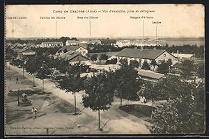 Carte postale Camp de Sissonne, Vue d`ensemble prise en Aéroplane, Mess des Officiers, Hangars d`...