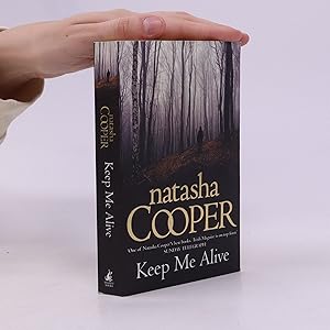 Imagen del vendedor de Keep Me Alive a la venta por Bookbot