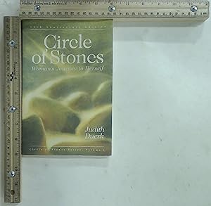 Imagen del vendedor de Circle of Stones : Woman's Journey to Herself a la venta por Jenson Books Inc