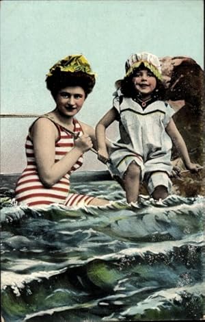 Ansichtskarte / Postkarte Frau und Mädchen in Badeanzügen