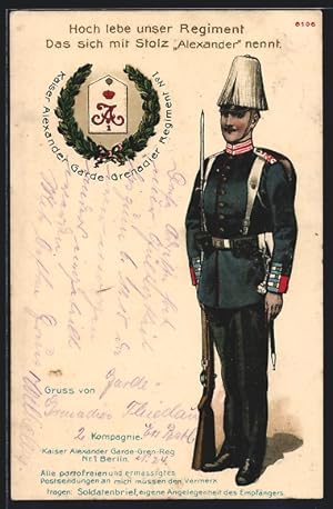 Ansichtskarte Berlin, Kaiser Alexander Garde Grenadier Regiment No. 1, Soldat in Uniform, Am Kupf...