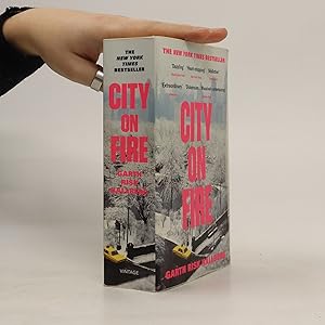 Bild des Verkufers fr City on Fire zum Verkauf von Bookbot