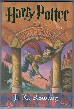 Imagen del vendedor de Harry Potter e a Pedra Filosofal (and the Philosopher's Stone)(Brazilian Portuguese) a la venta por Bayfront Bookshelf