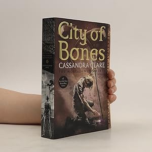 Bild des Verkufers fr City of Bones zum Verkauf von Bookbot