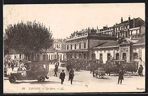 Ansichtskarte Cannes, la Gare, Bahnhof, davor Automobile