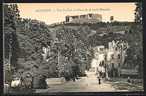 Carte postale Mauléon, Vue du Fort et Place de la Croix-Blanche