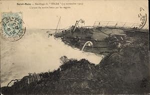 Ansichtskarte / Postkarte Saint Malo, Untergang der Hilda 1905, Die Vorderseite des Schiffes wird...