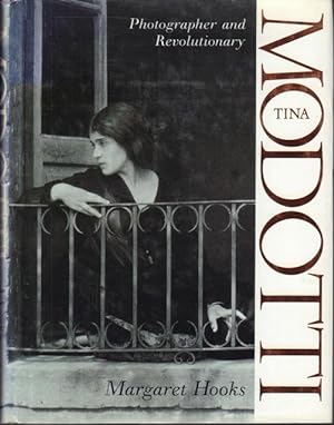 Immagine del venditore per Tina Modotti: Photographer and Revolutionary. venduto da Rnnells Antikvariat AB