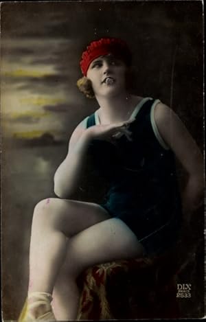 Ansichtskarte / Postkarte Frau in blauem Badeanzug, Bademode, Portrait