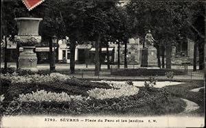 Ansichtskarte / Postkarte Sèvres Hauts-de-Seine, Place du Parc et les jardins