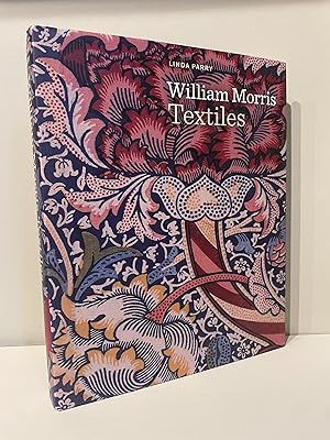 Immagine del venditore per William Morris Textiles venduto da Antikvariat Atlantis Malm AB