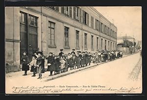 Carte postale Argenteuil, Ecole Communale - Rue de l`Abbe Fleury