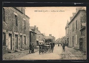 Carte postale Livré, La Rue de la Mairie