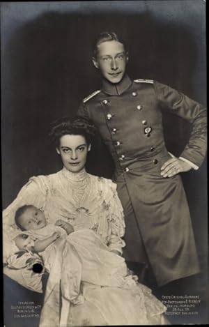 Ansichtskarte / Postkarte Kronprinz Wilhelm von Preußen, Kronprinzessin Cecilie von Preußen, Sohn