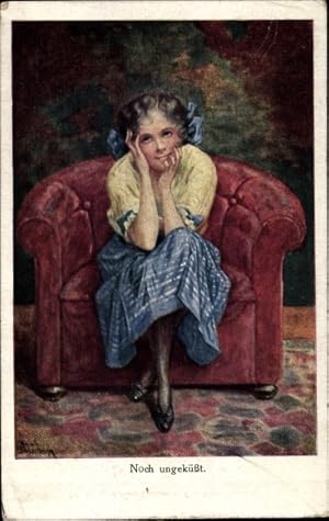 Bild des Verkufers fr Knstler Ansichtskarte / Postkarte Noch ungeksst, Junge Frau auf einem Sessel, Haarschleifen, Kleid zum Verkauf von akpool GmbH
