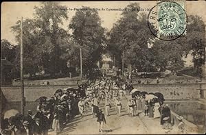 Image du vendeur pour Ansichtskarte / Postkarte Dou la Fontaine Maine et Loire, Dfil dans la Rue, Fte de Gymnastique 1906 mis en vente par akpool GmbH