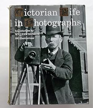 Bild des Verkufers fr Victorian Life in Photographs zum Verkauf von WeBuyBooks