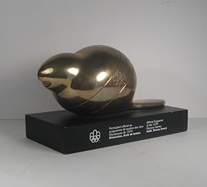 Distinction. Amik de bronze. Sculpture