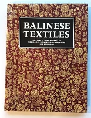 Image du vendeur pour Balinese Textiles mis en vente par BuchKunst-Usedom / Kunsthalle