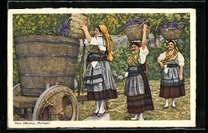 Ansichtskarte Nine, Carregando uvas para a dorna, portugiesische Frauen in Tracht