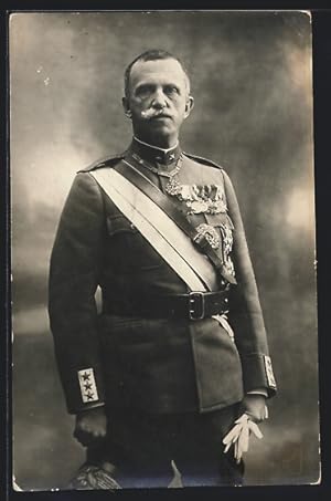 Cartolina Vittorio Emanuele von Italien in Uniform
