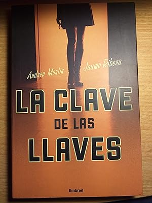 Seller image for La clave de las llaves (Umbriel gnero negro) for sale by Libros Ramban