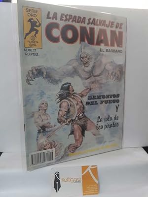 Immagine del venditore per LA ESPADA SALVAJE DE CONAN 17: DEMONIOS DEL FUEGO Y LA ISALA DE LOS PIRATAS. SERIE ORO venduto da Librera Kattigara