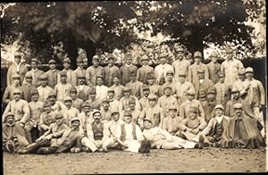 Foto Ansichtskarte / Postkarte Kriegsgefangene, Gefangene Soldaten, Gruppenbild, I. WK