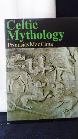 Imagen del vendedor de Celtic Mythology. a la venta por GAMANDER ANTIQUARIAT