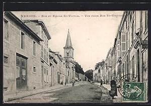 Carte postale Verdun, Rue et Eglise St-Victor, Vue prise Rue St-Victor
