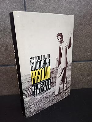 Bild des Verkufers fr Pasolini: Un delitto italiano (Frecce) (Italian Edition). Marco Tullio Giordana. zum Verkauf von Lauso Books